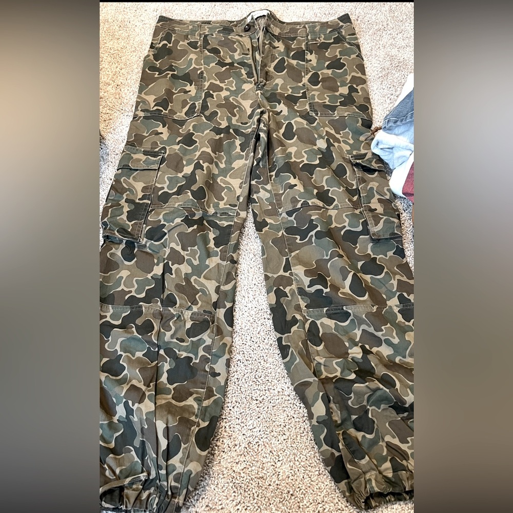 Abercrombie Cargo pants
